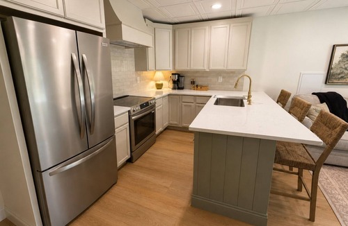 Maryville Apartment | Private, Peaceful 2 BR/1 BA Guest Suite- Near The Smokies, The SHED, & Airport