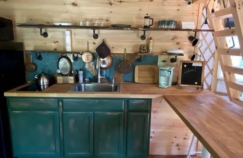 Dugspur Cabin | Private, Pet Friendly Creekside Yurt with Hot Tub in Dugspur, Perfect for a Virginia Glamping Getaway