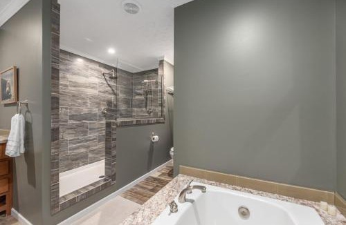 Hendersonville House | Private Retreat by the Ecusta Trail and Downtown