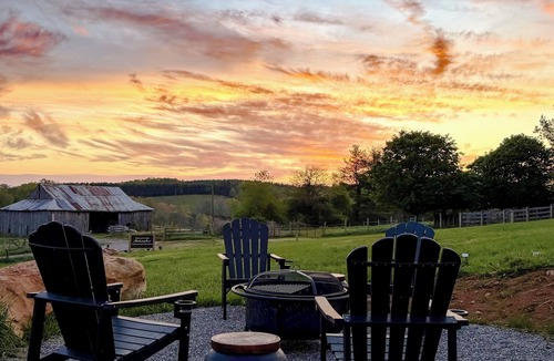 Court House House | Private Ridge Retreat Near Downtown Floyd with Scenic Mountain Views & Fire Pit