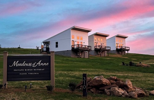 Court House House | Private Ridge Retreat Near Downtown Floyd with Scenic Mountain Views & Fire Pit