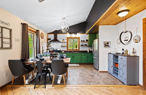 Goshen House | Private Riverfront Cabin | Hot Tub, Fire Pit | Blue Ridge