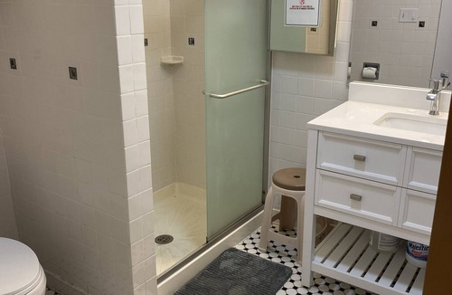 Bridgeport Apartment | Private Room Healthcare Pros Welcome 15 Min to Downtown