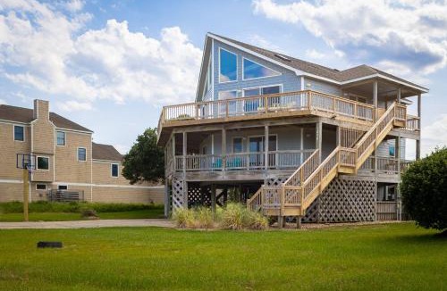 Whalehead Beach House | Private Semi-Oceanfront Retreat with Pool & Spa