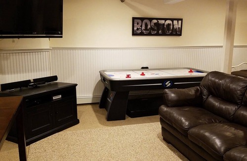 Reading Apartment | Private, Spacious Suite, Private Entrance, near Boston