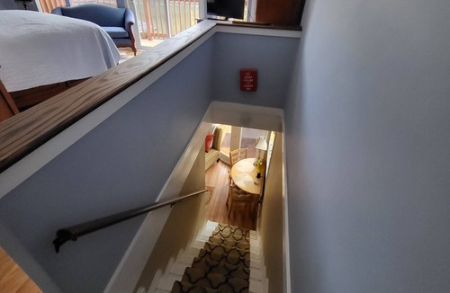 Falling Waters House | PROMO 5% WEEKLY AND 10% MONTHLY DISCOUNT! Beautiful river in front of home