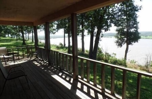Golconda House | Quad Deluxe Cabin -Bungalow w/Two Kitchens & 4 Bedrooms!