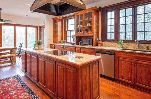 Lookout Valley Neighborhood Association House | Quail Run Farm House, 15 Mins to Chattanooga