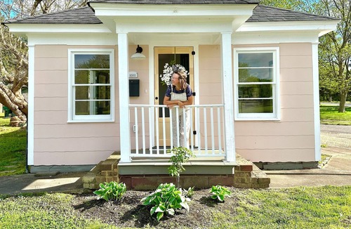 Charles City Cottage | Quaint 1910 cottage directly across from Grant's Headquarters in City Point, VA.