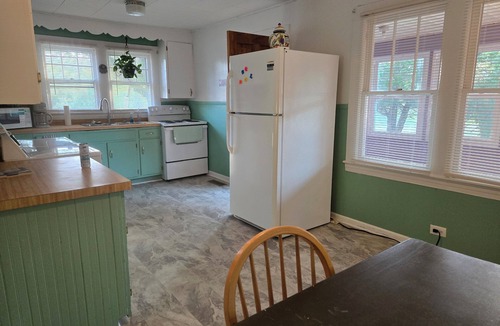 Mount Airy House | Quaint 2-bedroom house in Mount Airy perfect for relaxing stays