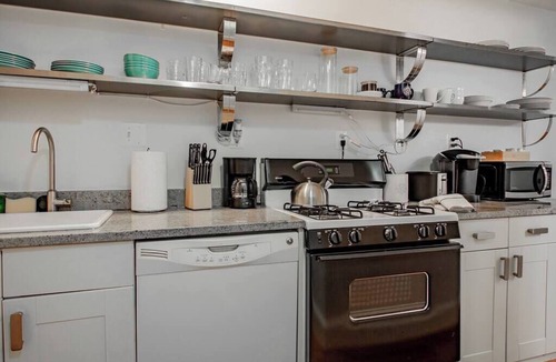 Capitol Hill Apartment | Quaint DC Private 1-BR Walk to METRO-rail subway