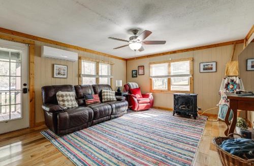 Robbinsville House | Quaint Mountain Charm! Robbinsville Hideaway