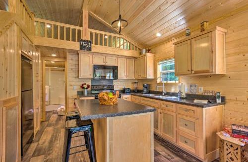 Brevard House | Quaint Mtn Cabin: Tiny Living Near Big Adventure