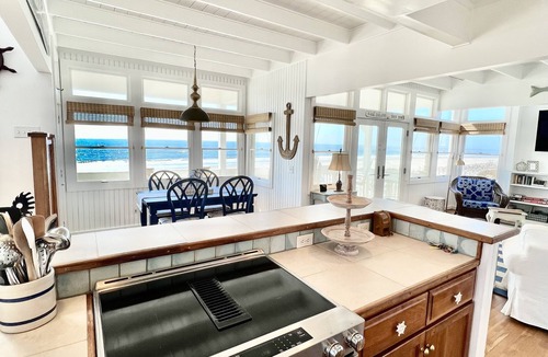 Oak Island House | Quaint OCEANFRONT Getaway WEST BEACH/STEPS FROM POINT Sleeps 6 GREAT VIEWS Clean