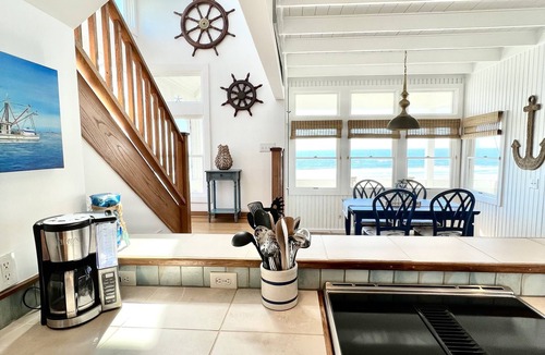 Oak Island House | Quaint OCEANFRONT Getaway WEST BEACH/STEPS FROM POINT Sleeps 6 GREAT VIEWS Clean