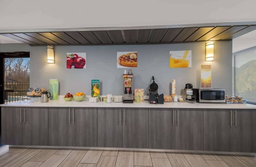 Skyland Hotel | Quality Inn Asheville Airport