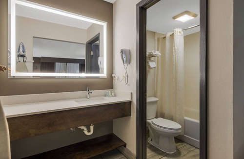 Skyland Hotel | Quality Inn Asheville Airport