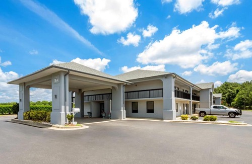 Gold Rock Hotel | Quality Inn Battleboro - Rocky Mount