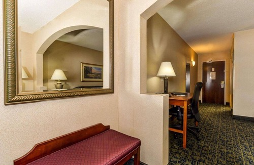 Potomac Hotel | Quality Inn Spring Mills - Martinsburg North