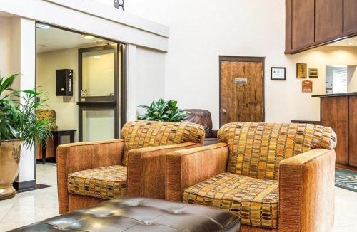 Greensboro Hotel | Quality Inn & Suites Coliseum