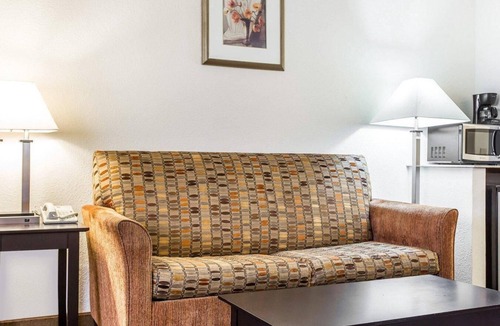 Greensboro Hotel | Quality Inn & Suites Coliseum