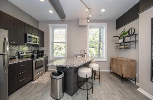Mount Auburn Apartment | Queen City Views 3 Chic 2 BDR
