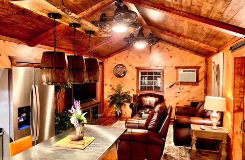 Cape Fear Cabin | Queen’s Landing Cabin - 300 Acre Farm Stay Near I-95 & Fort Bragg!