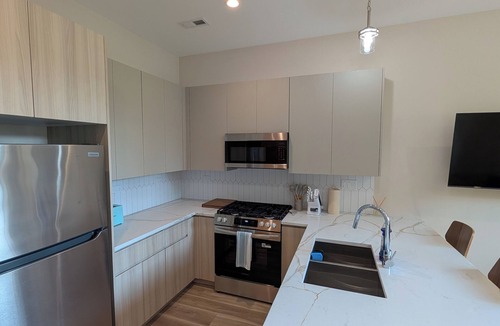 Woodlawn Apartment | Quiet and comfortable 2BR Garden Unit