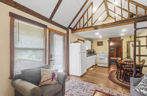 Woodruff Cabin | Quiet and relaxing 1 bedroom farm cabin with loft and deck.