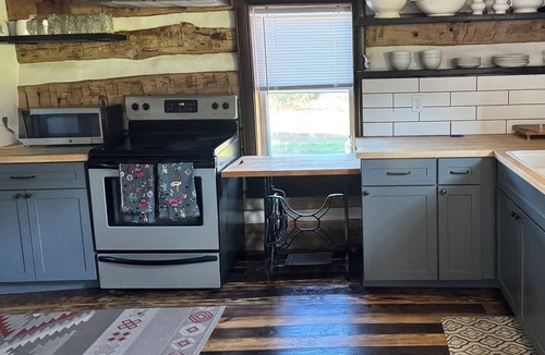 Orrtanna Other | Quiet and secluded, Civil War-era log farmhouse near Historic Gettysburg for 8