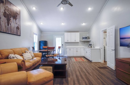 Greer Apartment | Quiet & Clean Studio Suite with Safe & Peaceful Country Vibe! - Pet Friendly