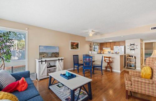 Myrtle Beach Apartment | Quiet Coastal Comfort w Pools Sauna Restaurant