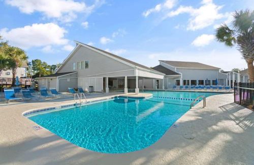 Myrtle Beach Apartment | Quiet Coastal Comfort w Pools Sauna Restaurant