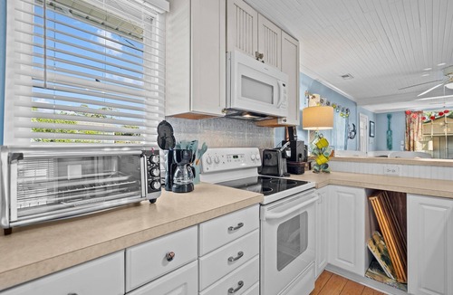 North Carolina Coast Cottage | Quiet Hideaway Half a Mile to the Beach a Mile to the Boardwalk Linens Included!