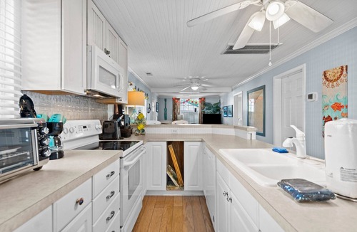 North Carolina Coast Cottage | Quiet Hideaway Half a Mile to the Beach a Mile to the Boardwalk Linens Included!