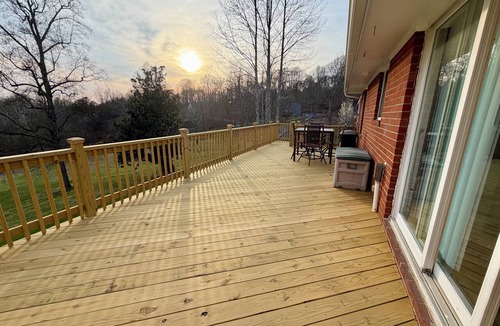 Goodview Condo | Quiet Lakeside Retreat - Dog Friendly!