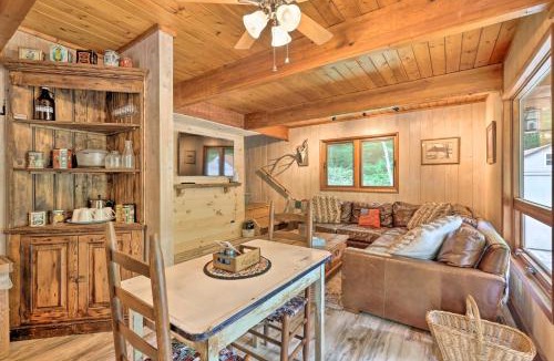 Max Meadows House | Quiet Max Meadows Cabin, 12 Acres of Property