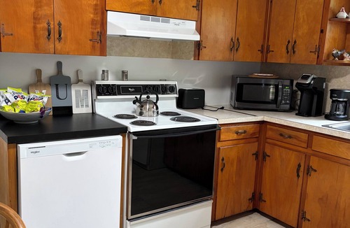 Stanardsville House | Quiet-peaceful 2-bedroom house with AC in Stanardsville, VA. No pets.