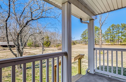 Benton House | Quiet + Peaceful Vacation Rental Home in Benton!