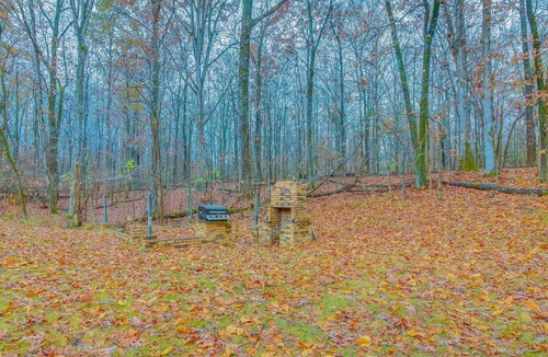 Jackson House | Quiet Retreat | Yard + Cul-de-Sac