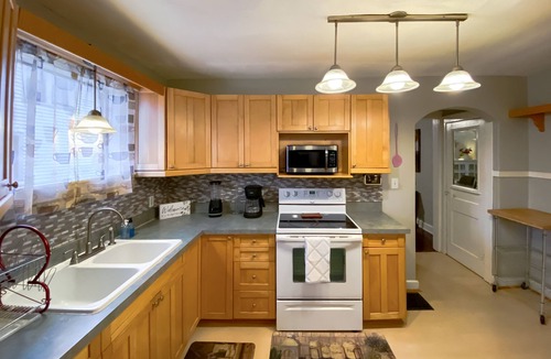 Near Eastside House | Quiet Street 10 minutes from Downtown Indy! #2