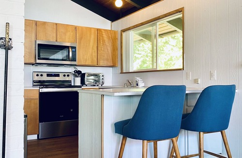Brinnon Cottage | Quiet Waterfront Oasis with private beach