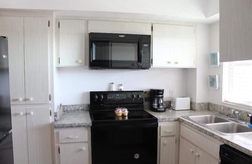 Apollo Beach Condo | Quiet Waterfront View Condo-New Appliances! Remodeled Baths!