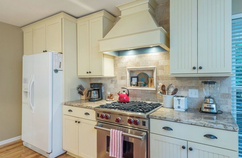 Montreat House | Quillan's End | Cozy & Modern Montreat Cottage with Fire Pit