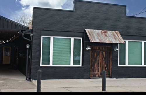 Glasgow House | Race Street Retreat located just 15 minutes from Mammoth Cave