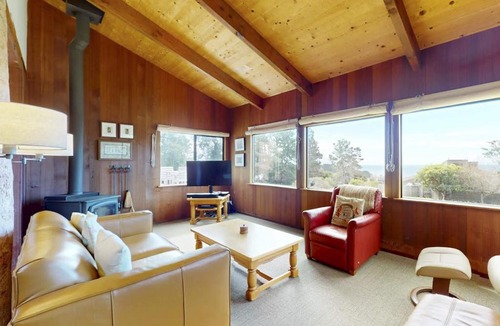 Sea Ranch House | Rainbow's End