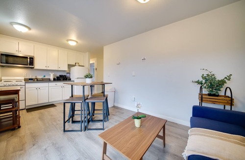Brighton Apartment | Rainier Upper Suite Near Restaurants & Light Rail