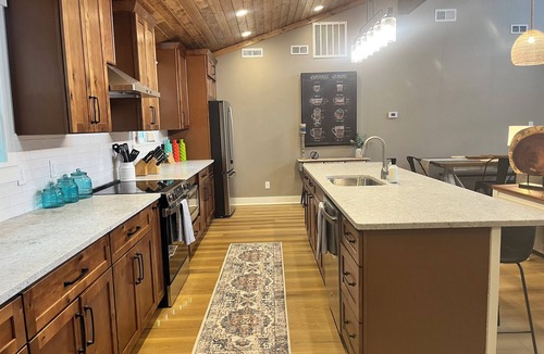 Mammoth Cave House | Raleigh Overlook - Scenic Lake View & Lake Access