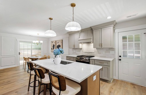 North Raleigh House | Raleigh Spacious Modern Retreat for 10