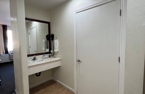 Draper Hotel | Ramada by Wyndham Draper
